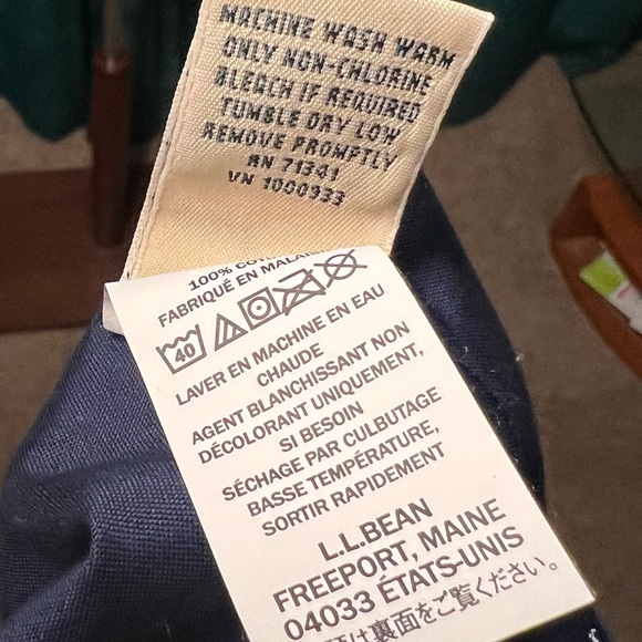 NWOT LL Bean Navy Blue with White Wrinkle Free Button Down Long Sleeved Blouse - Picture 7 of 9